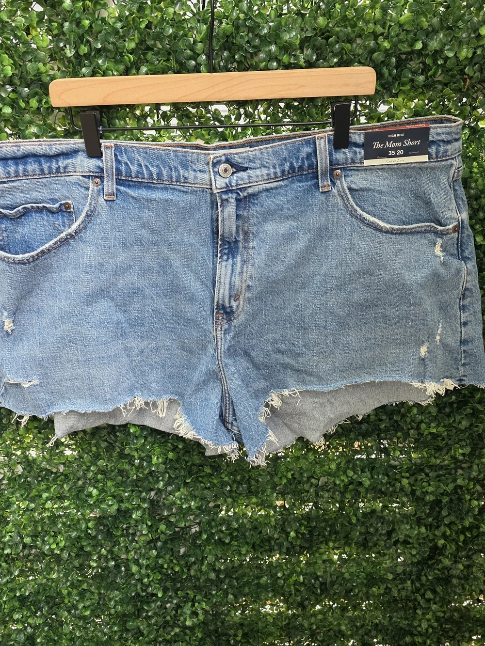 Abercrombie & Fitch Curve Love The Mom Short High Rise Distressed Denim 20